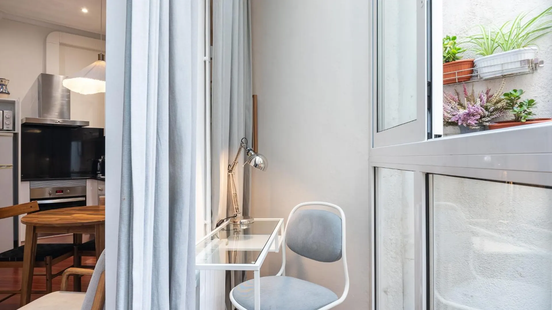 Modernist Apartment In The Best Location Barcelona Spanyolország