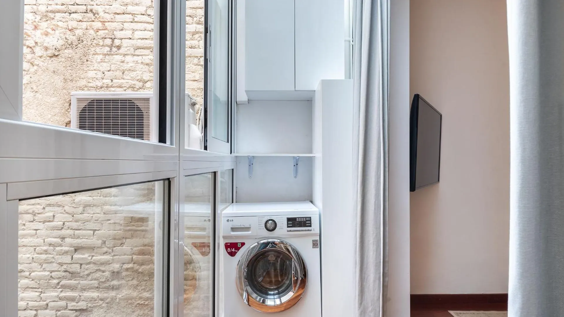 Modernist Apartment In The Best Location Barcelona